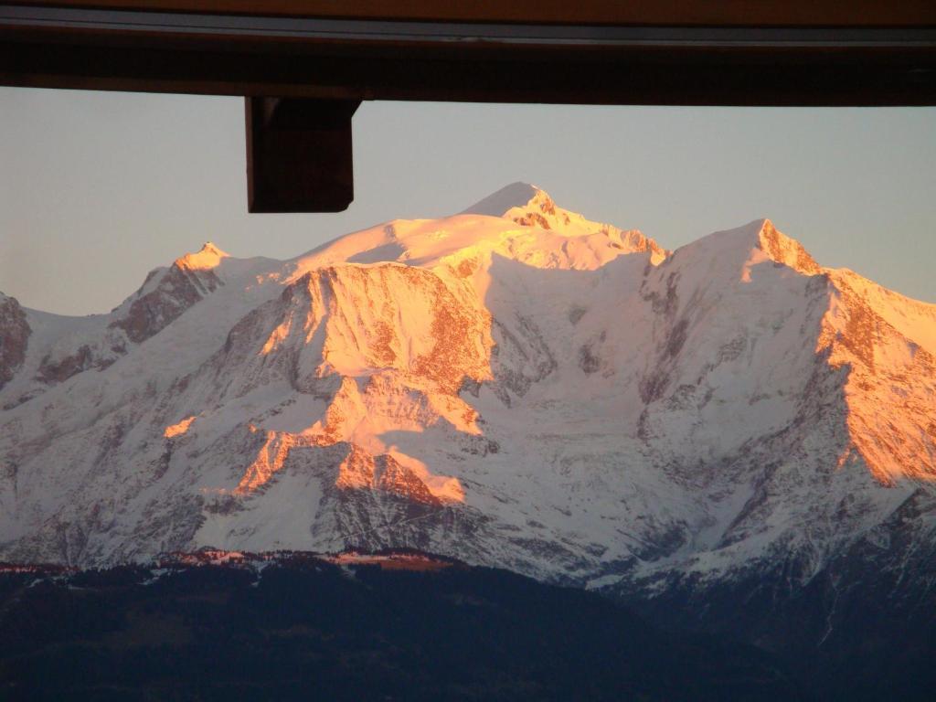 Вилла La Joubarbe Au Balcon Du Mont-Blanc Салланш Экстерьер фото
